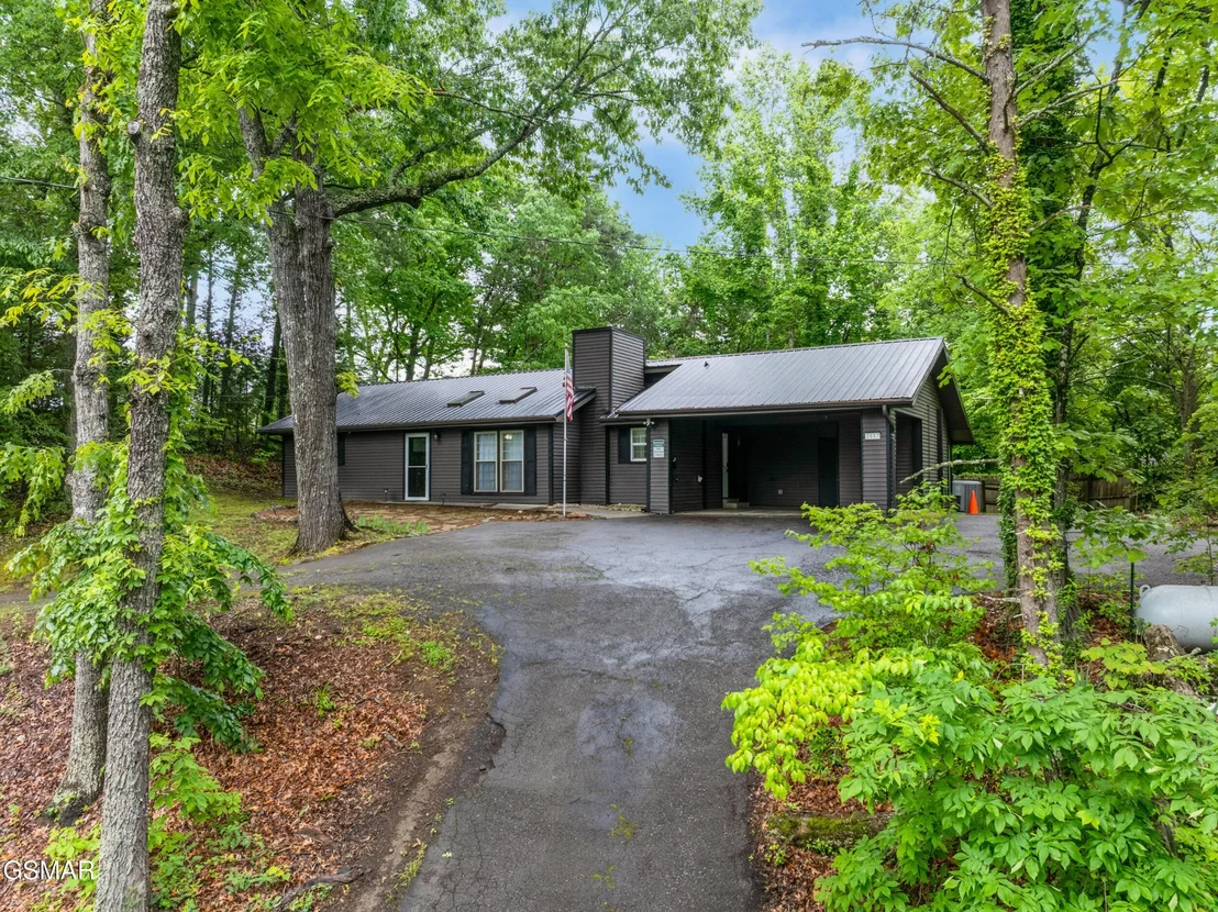 Photo of 2887 Pine Haven Drive
