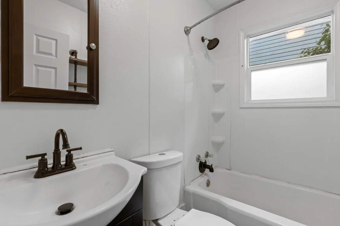 Photo of 1704 Tunnel Boulevard
