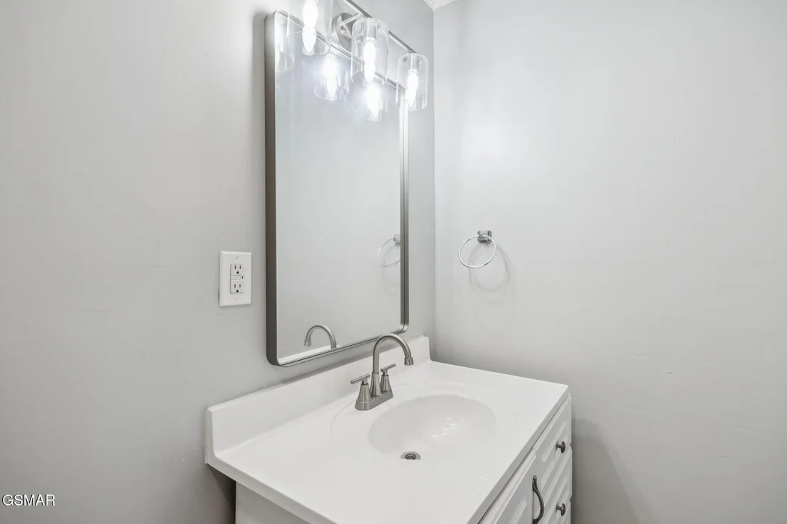Photo of 734 Southview Circle
