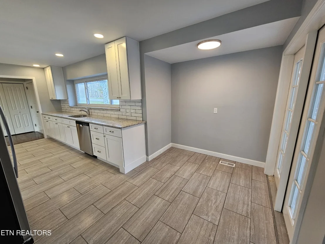 Photo of 327 Longview Drive