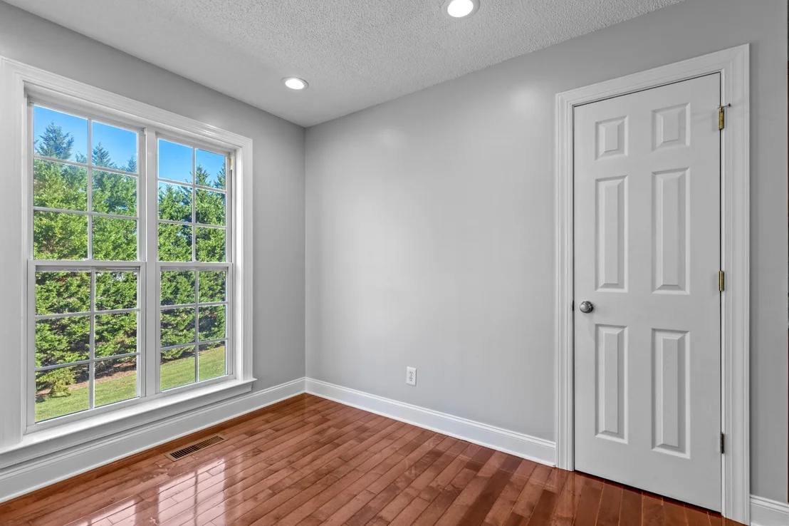 Photo of 433 Stanford Dr