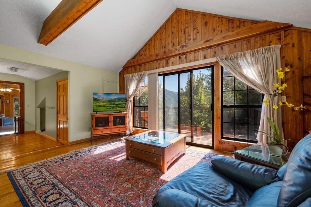 Photo of 2910 Mockingbird Way