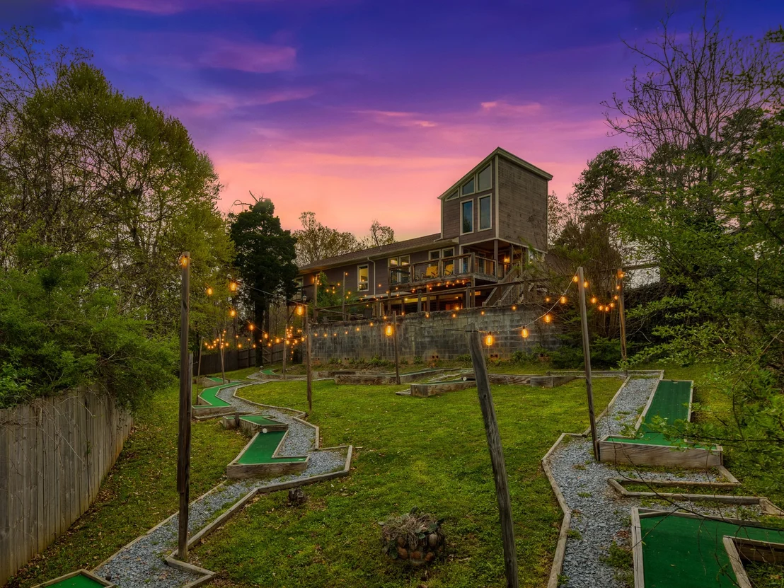 Photo of 812 Starlight Ln