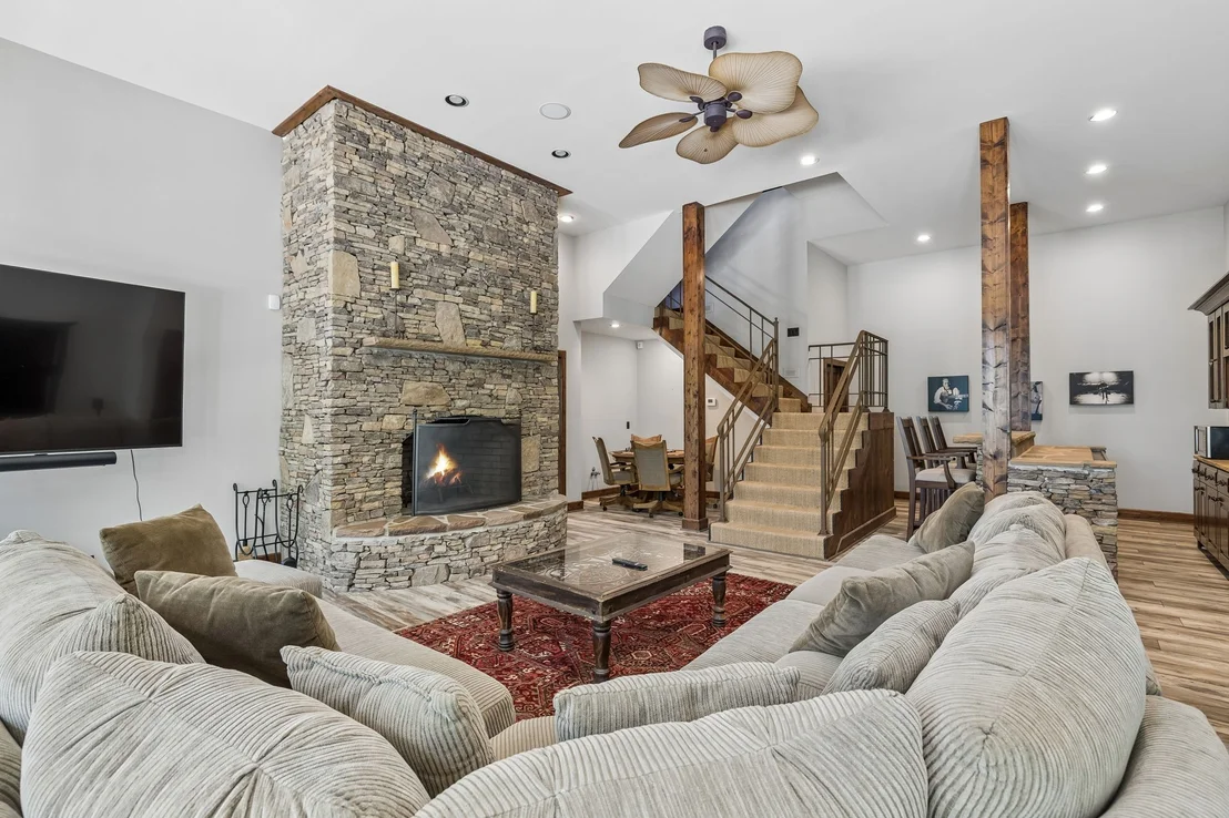 Photo of 2304 Backbone Rd