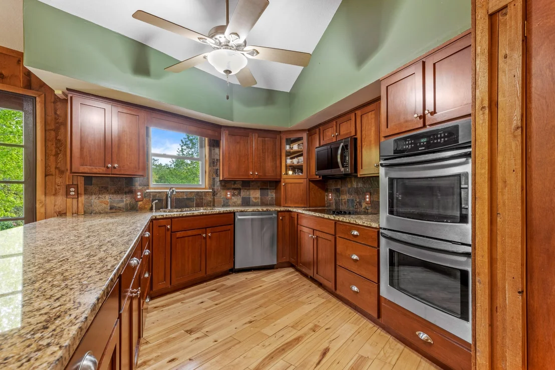 Photo of 979 Clift Cave Road