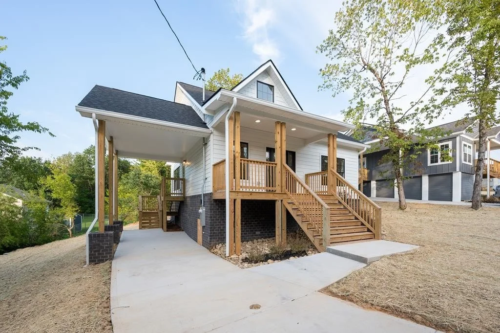 Photo of 210 Red Bud Lane