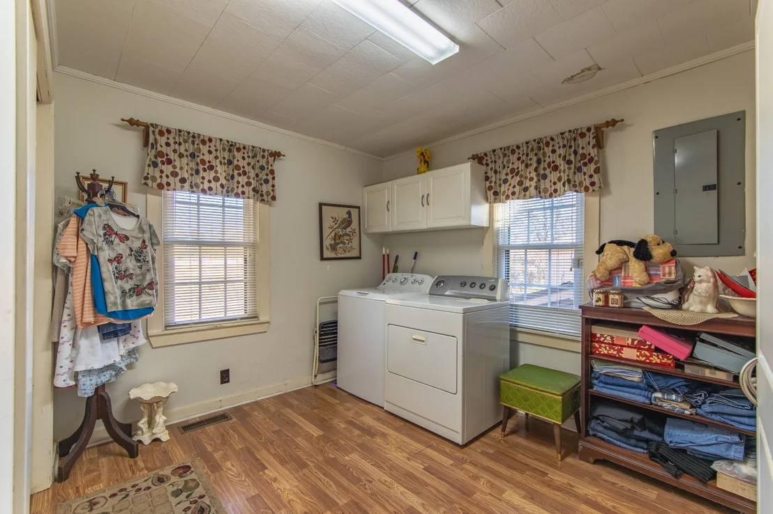 Photo of 605 Robinson Rd