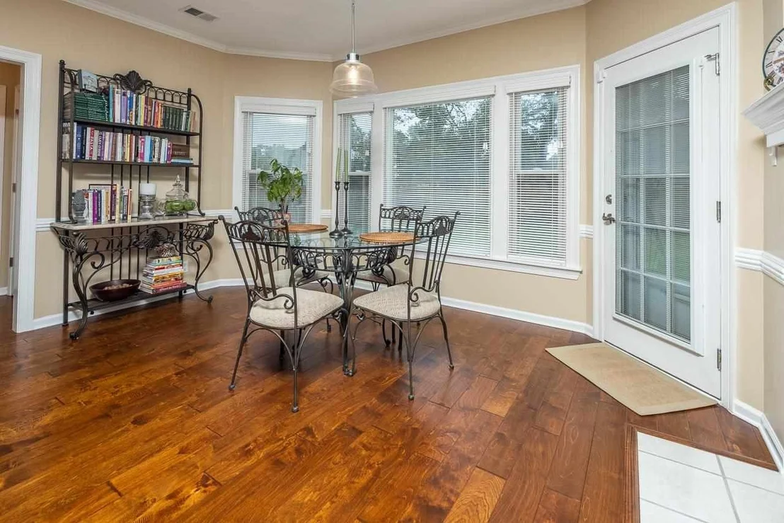 Photo of 548 ALEXANDRIA DR