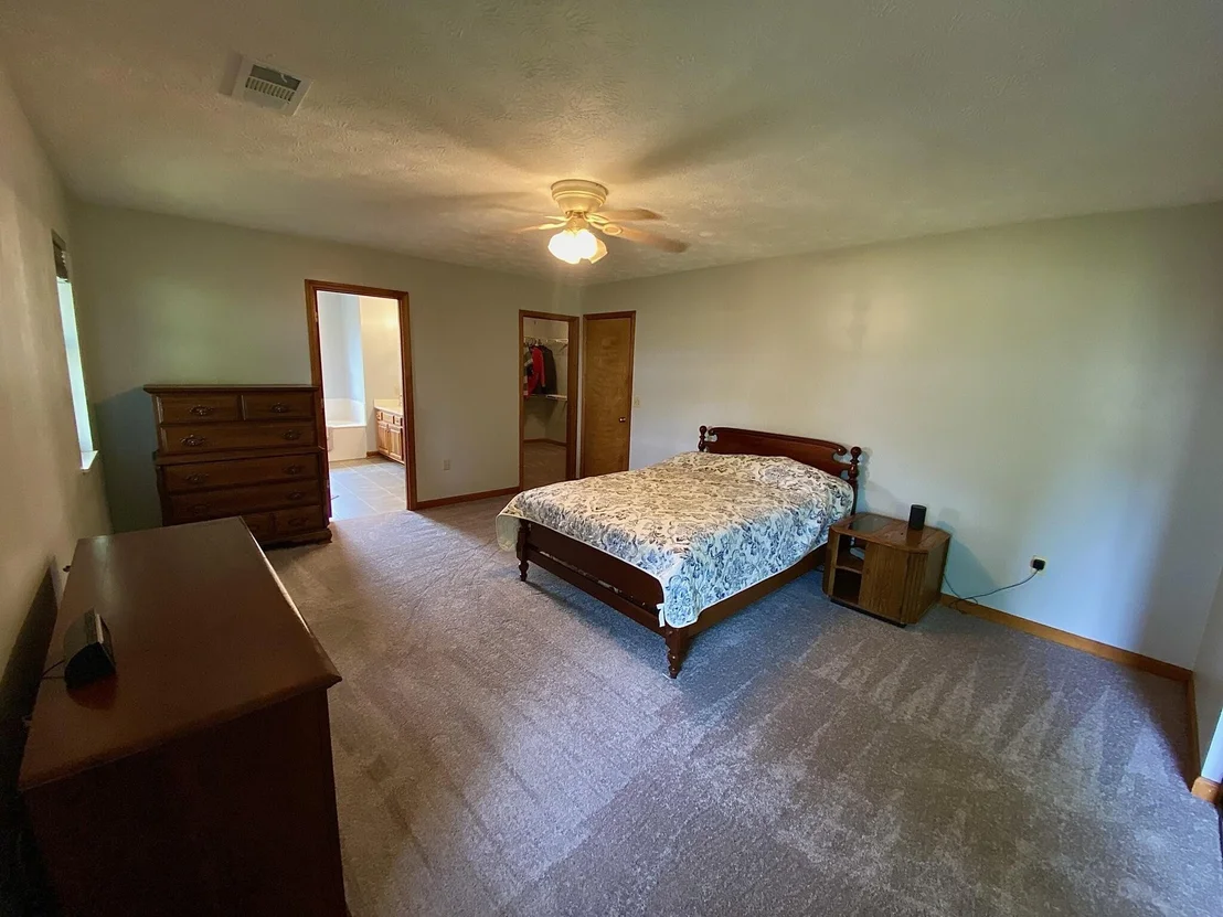 Photo of 547 Emerald Ave
