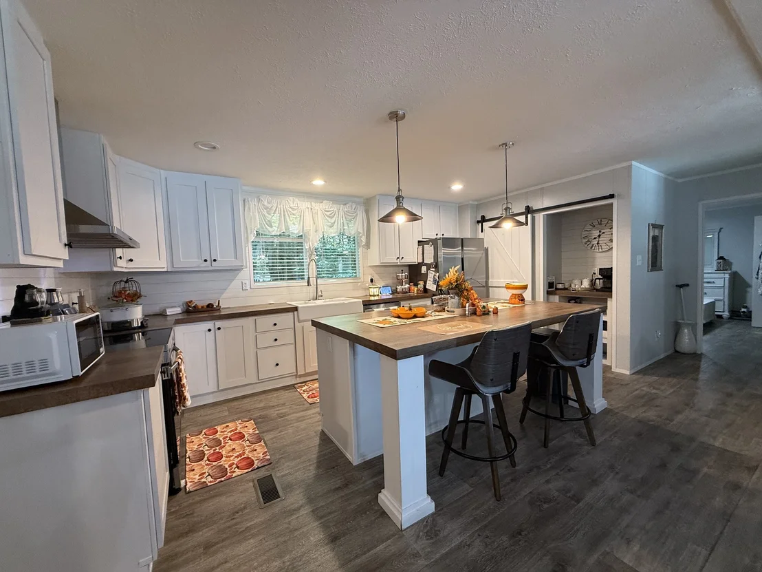 Photo of 443 Cole Dr