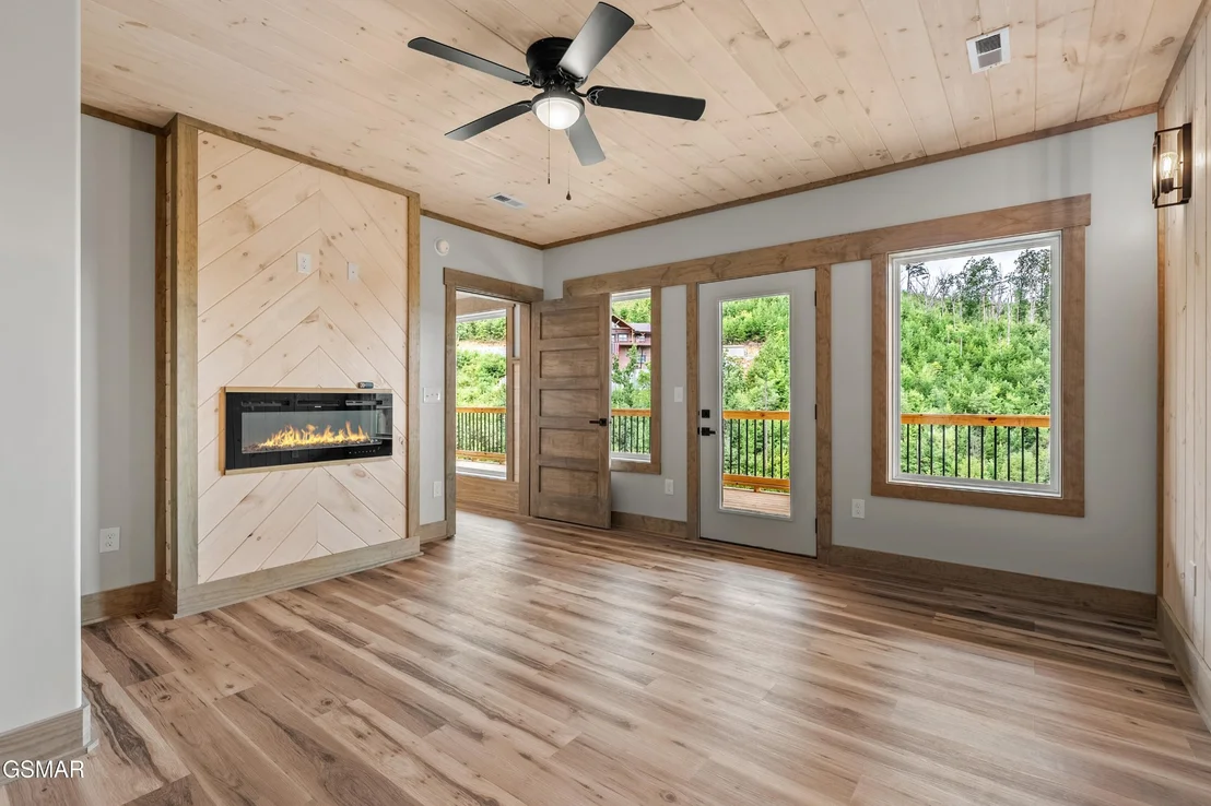 Photo of 745 Pinecrest Drive