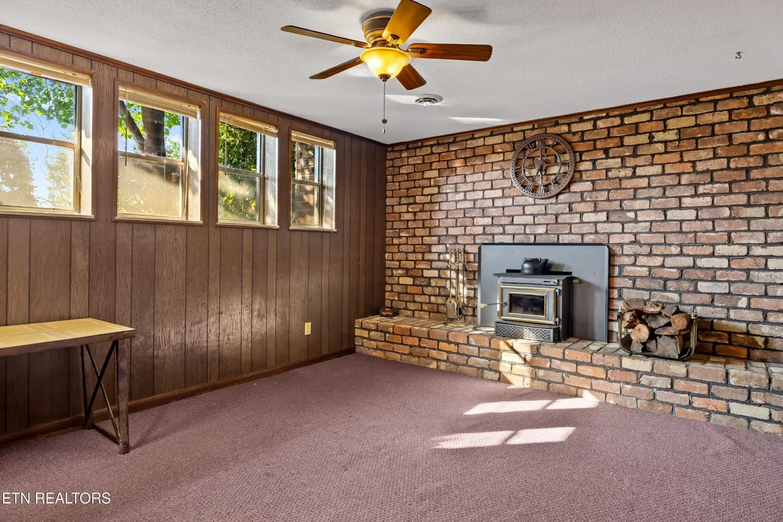 Photo of 936 Devon Circle
