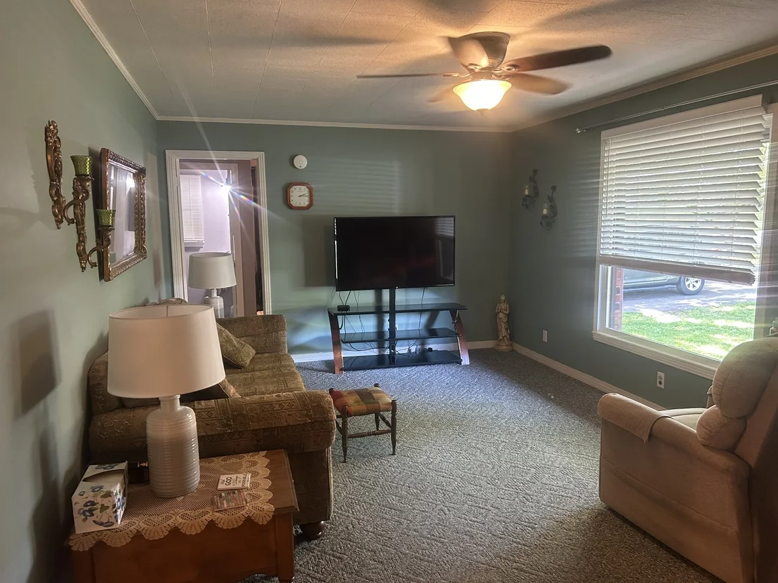 Photo of 108 Hazelnut Ave
