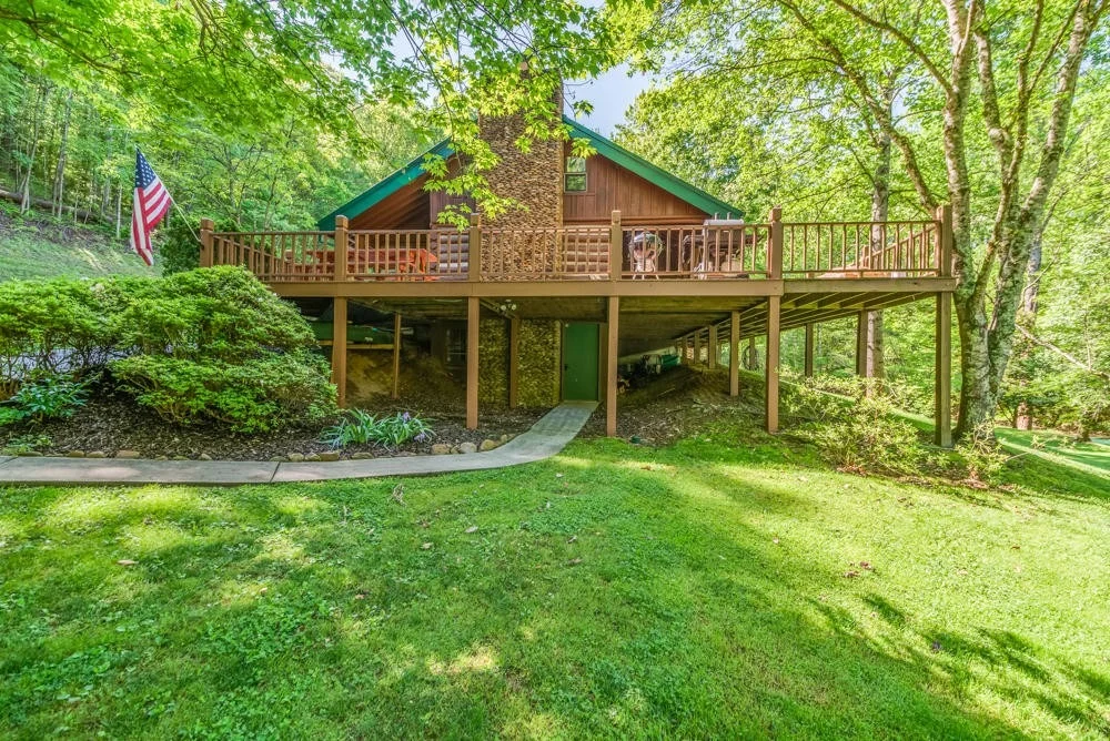Photo of 1049 Alpine Rd