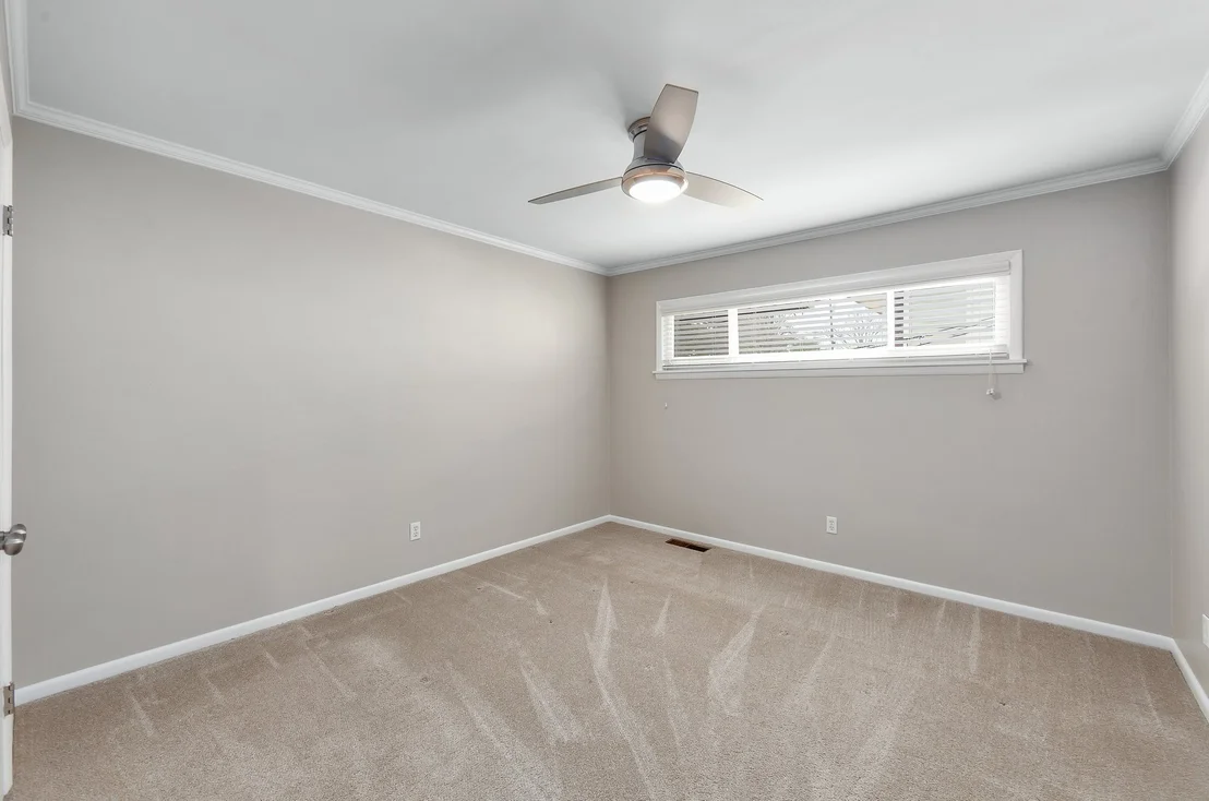 Photo of 596 Russell Rd