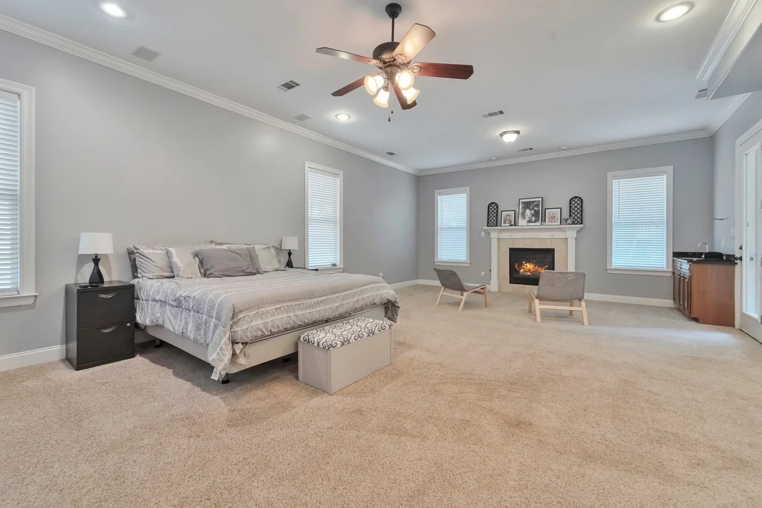 Photo of 2405 Canadaville Loop