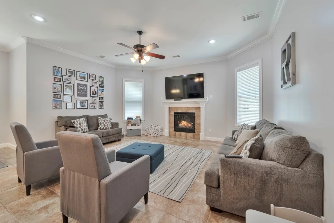 Photo of 2405 Canadaville Loop