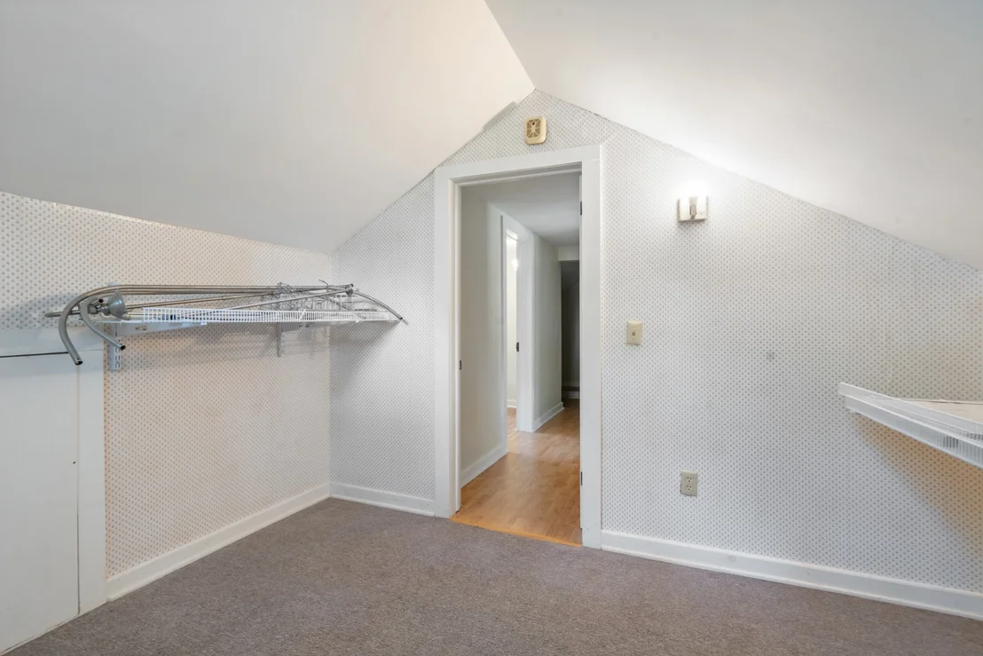 Photo of 116 W Swan St