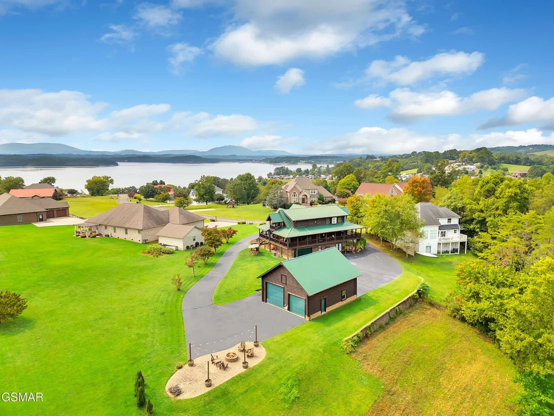 Photo of 838 Pinnacle Drive