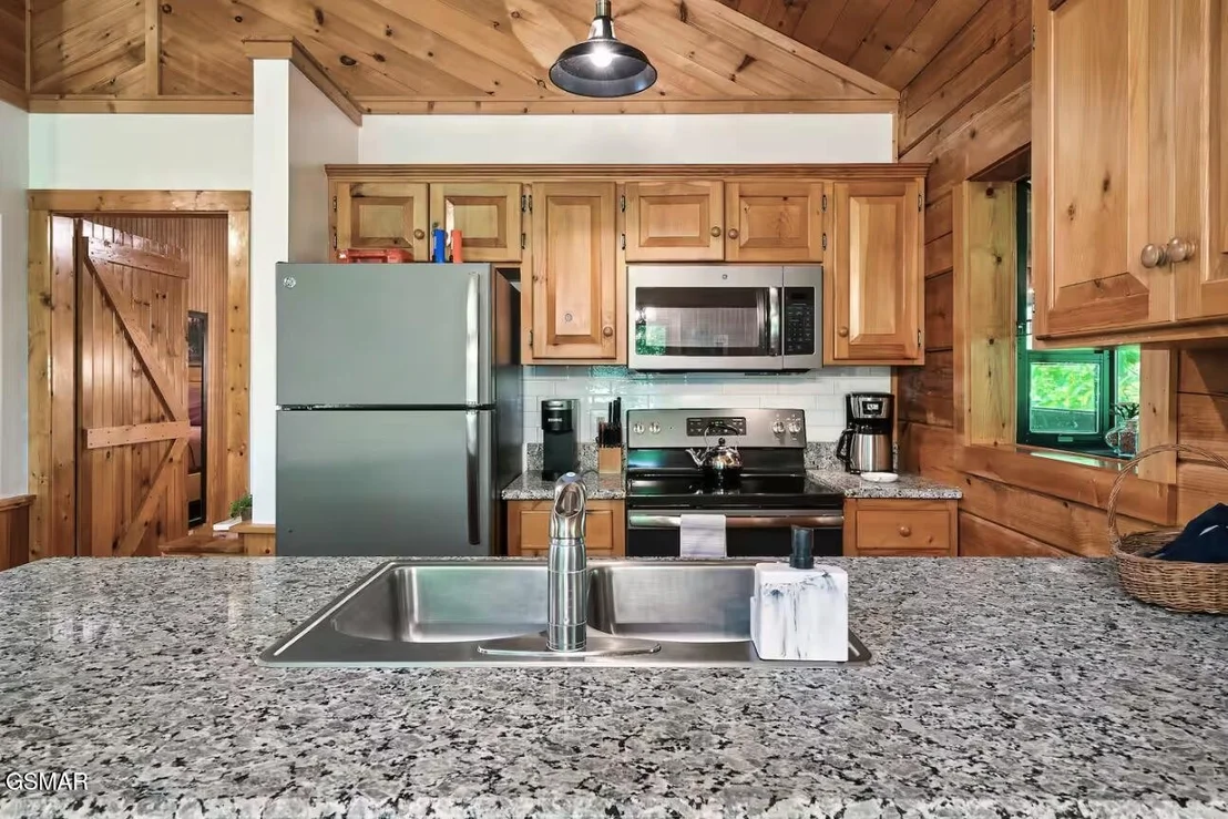 Photo of 1639 Ridgecrest Drive