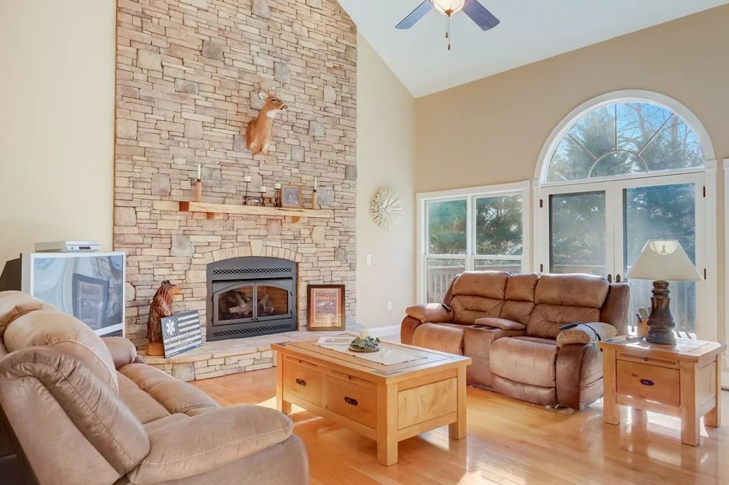 Photo of 1310 Laura Lane
