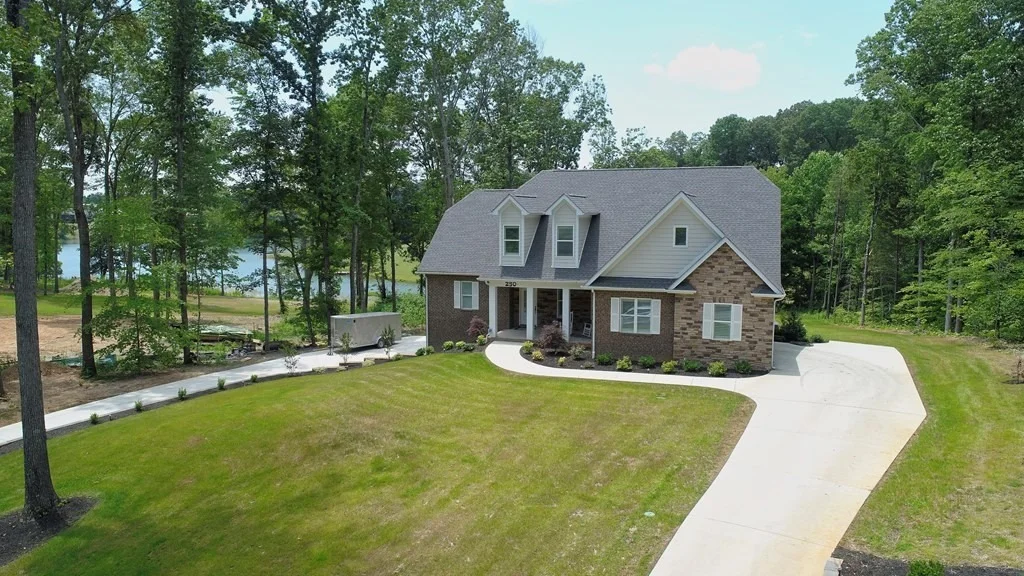 Photo of 250 Blount Circle