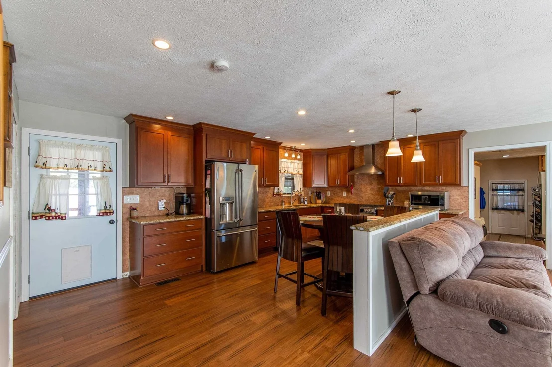 Photo of 205 RIDGE RD