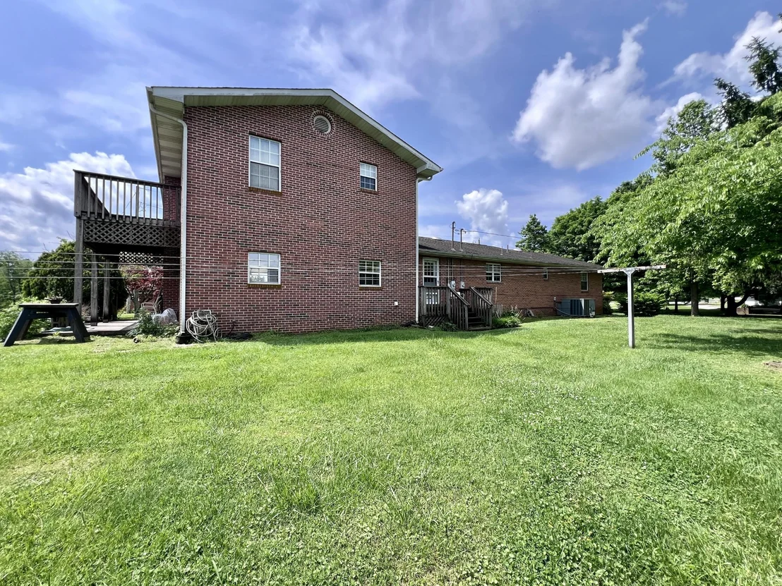 Photo of 1689 Ridge Road