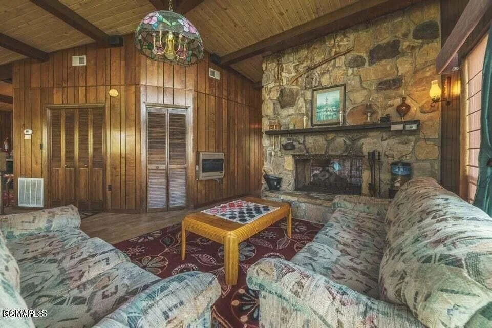 Photo of 1020 Clingmans View