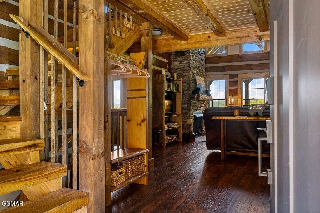 Photo of 335 Hawken Drive