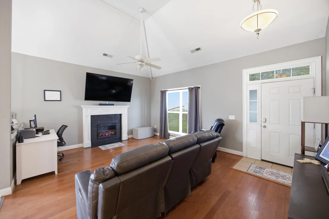 Photo of 898 Fuller Glen Circle