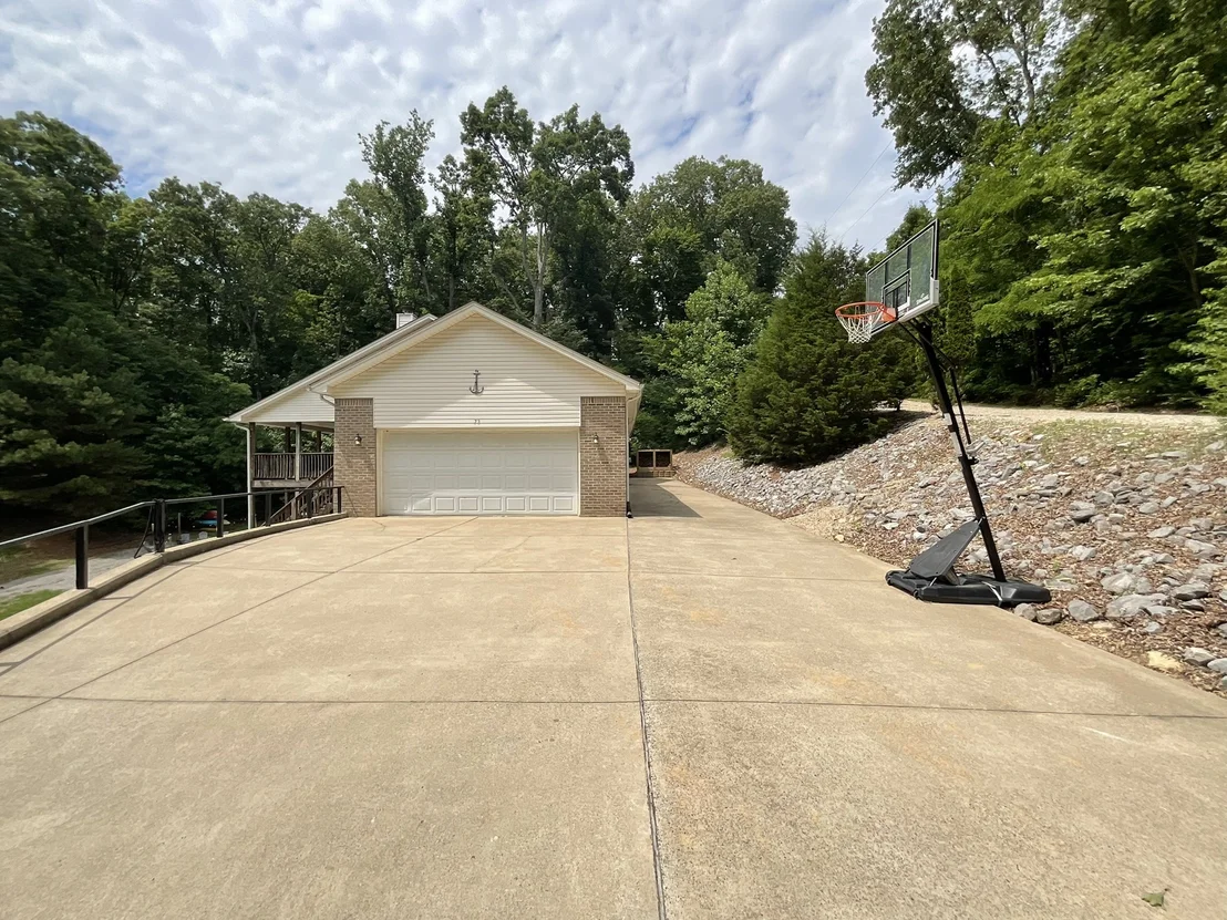 Photo of 73 Mingo Dr