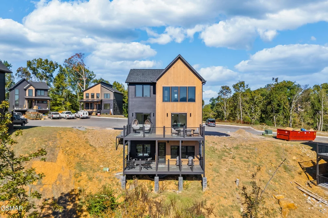 Photo of 405 Compass Point Way