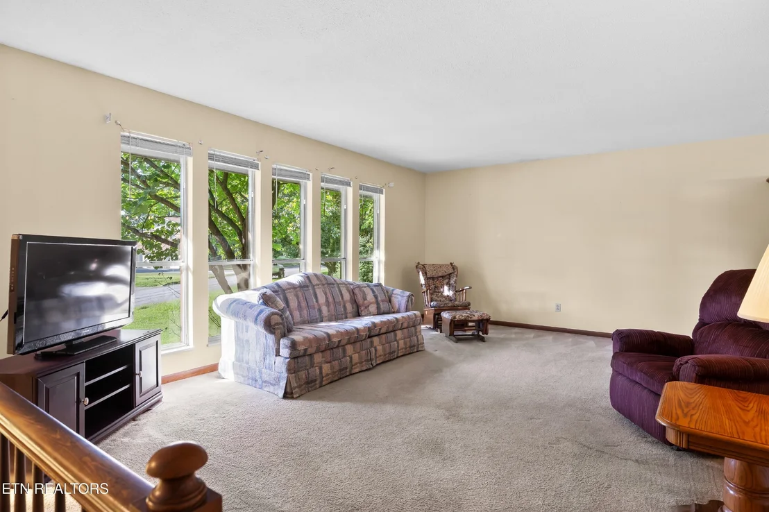 Photo of 936 Devon Circle