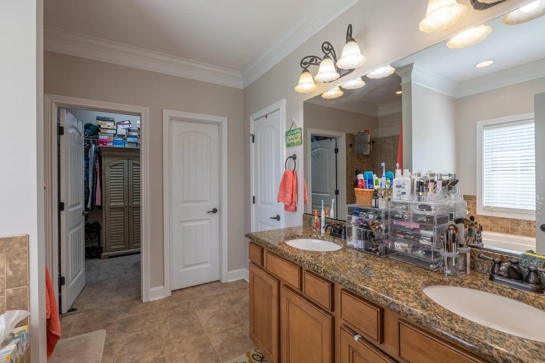 Photo of 5612 Bridgehampton Drive