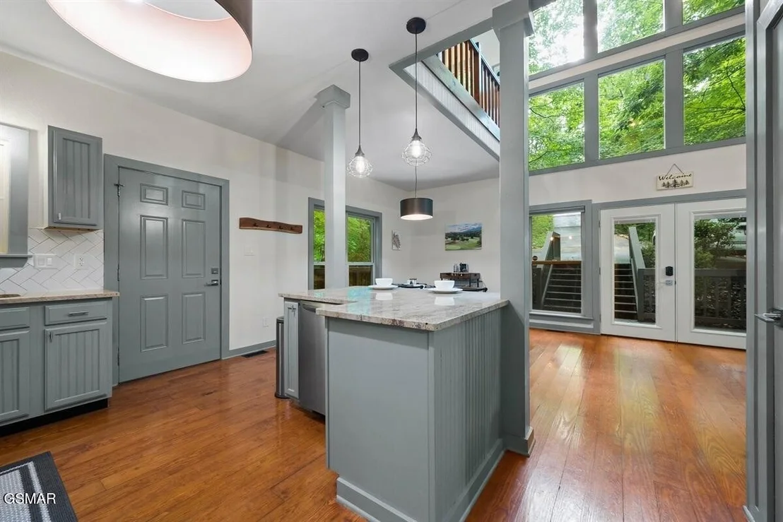 Photo of 438 Laurel Road