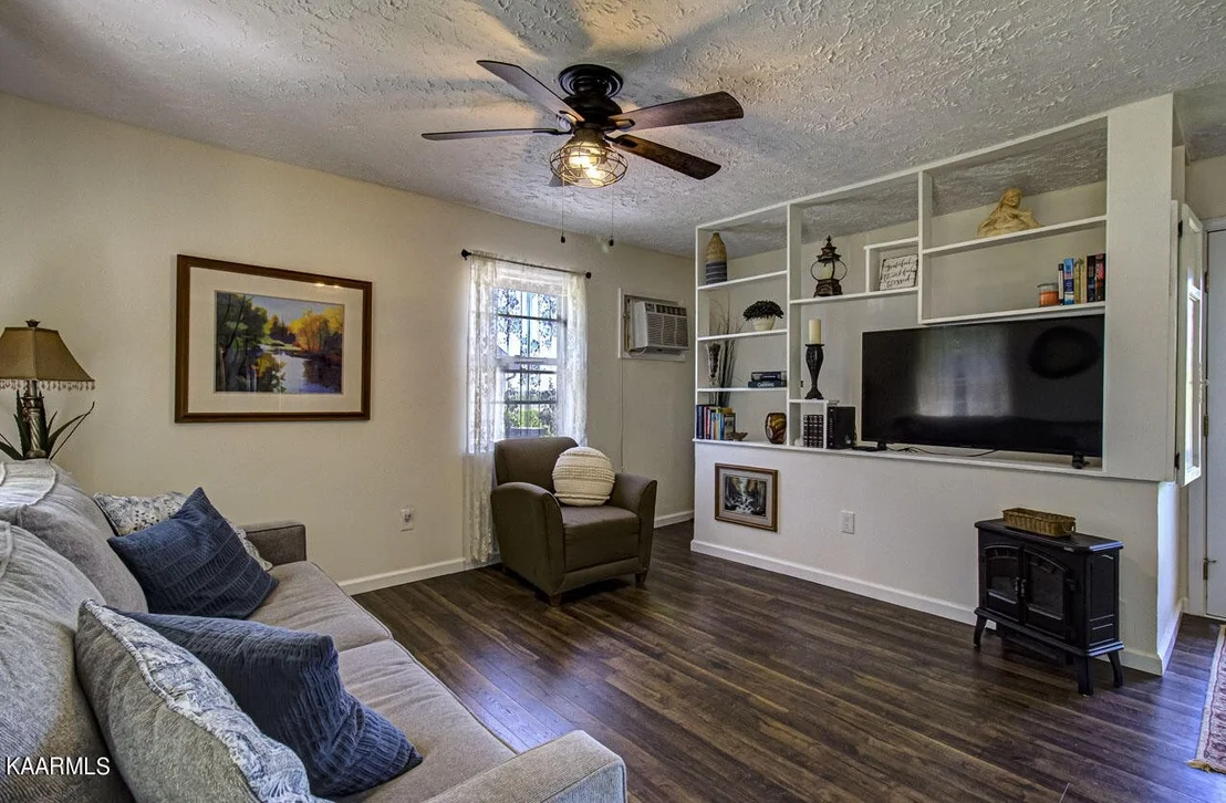 Photo of 1714 Mountain Dr.