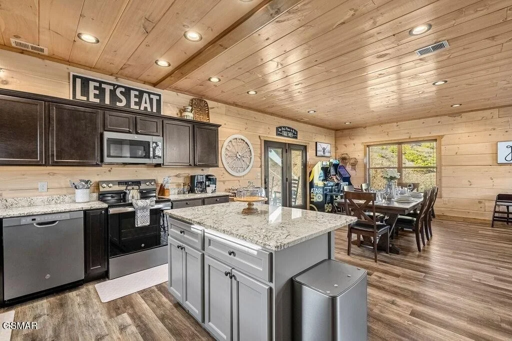 Photo of 1663 Falls Way