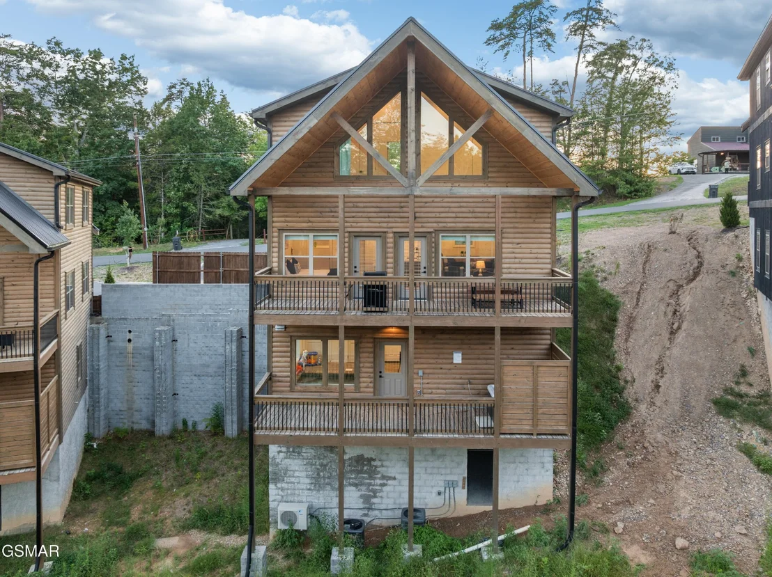 Photo of 2848 Sequoia Road
