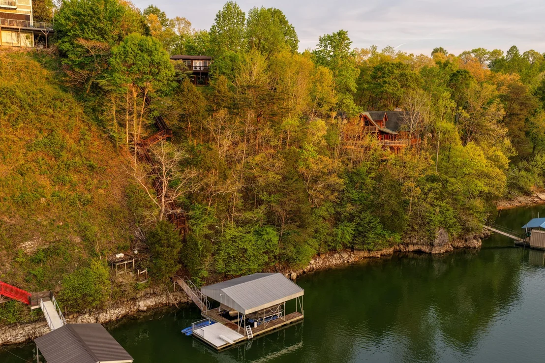 Photo of 979 Clift Cave Road