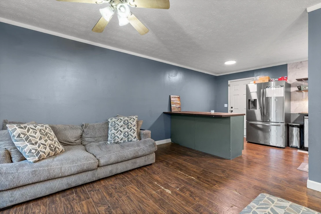 Photo of 321 Thacker Lane