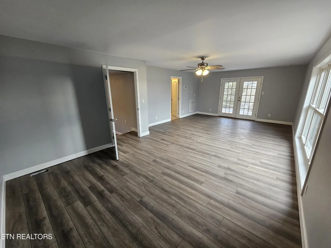 Photo of 327 Longview Drive