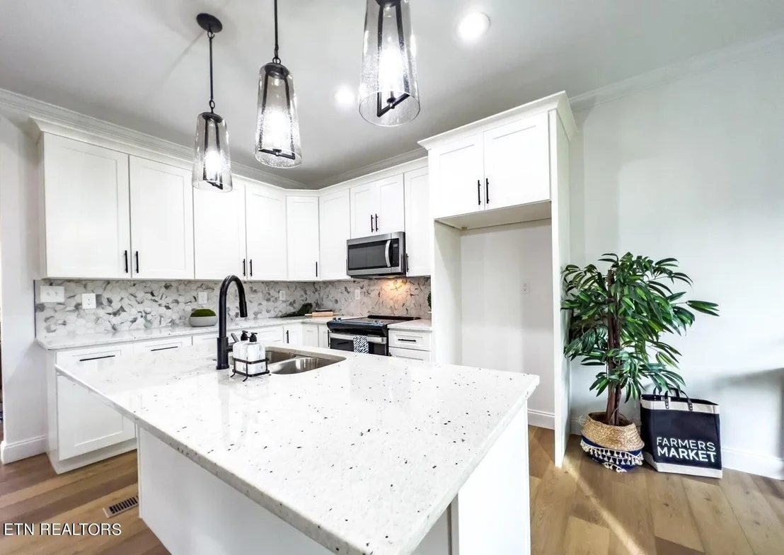 Photo of 1709 Bend View Lane