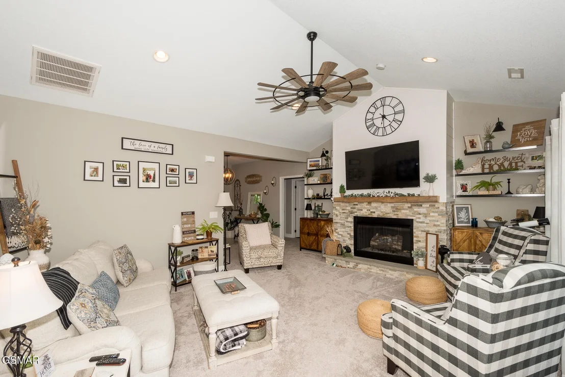 Photo of 1160 Eagle View Drive