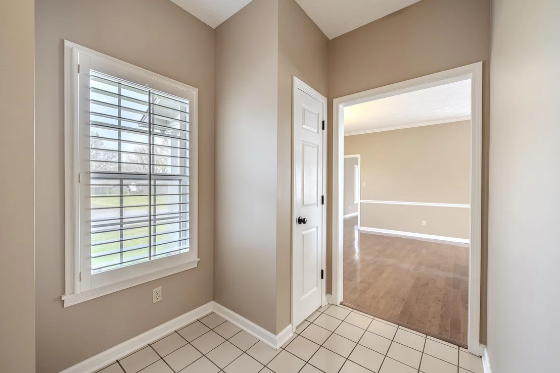 Photo of 565 BOWEN DR