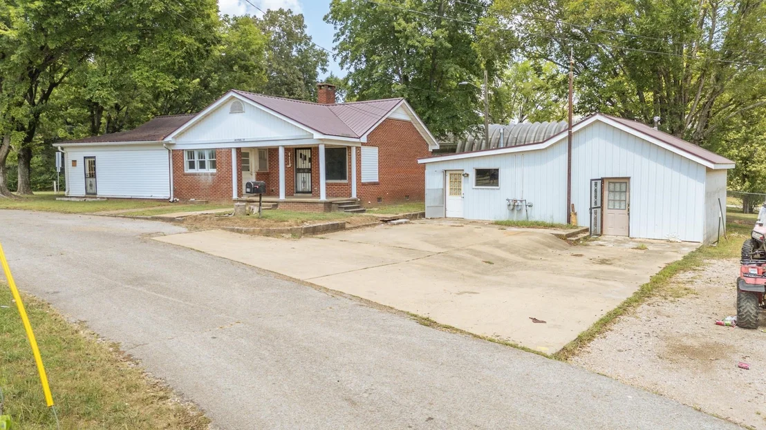 Photo of 70 RIVERSIDE DR