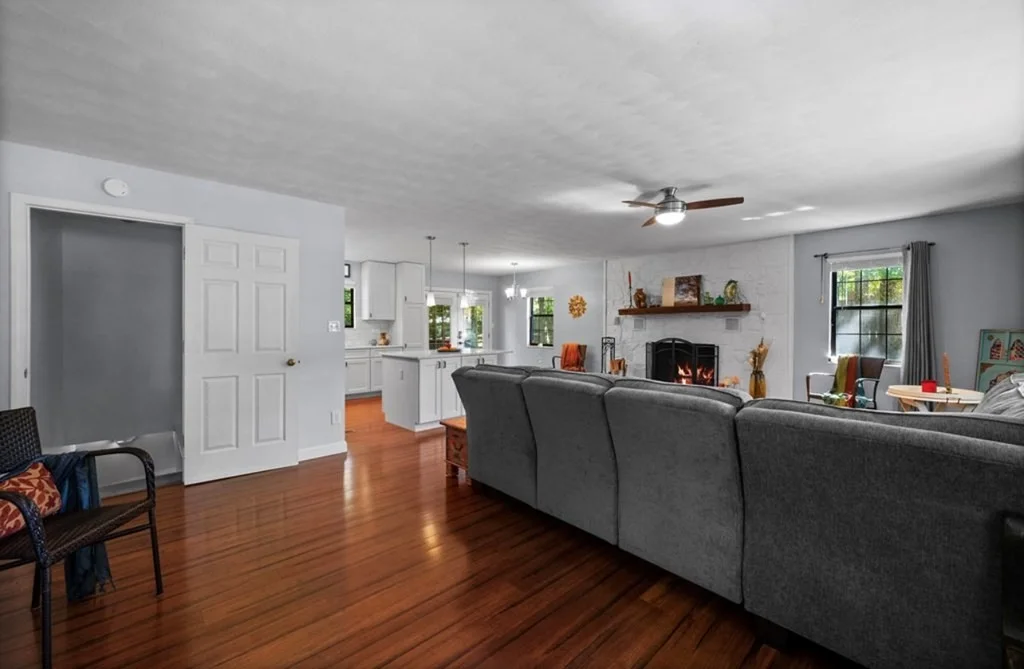 Photo of 3719 Thayer Lane