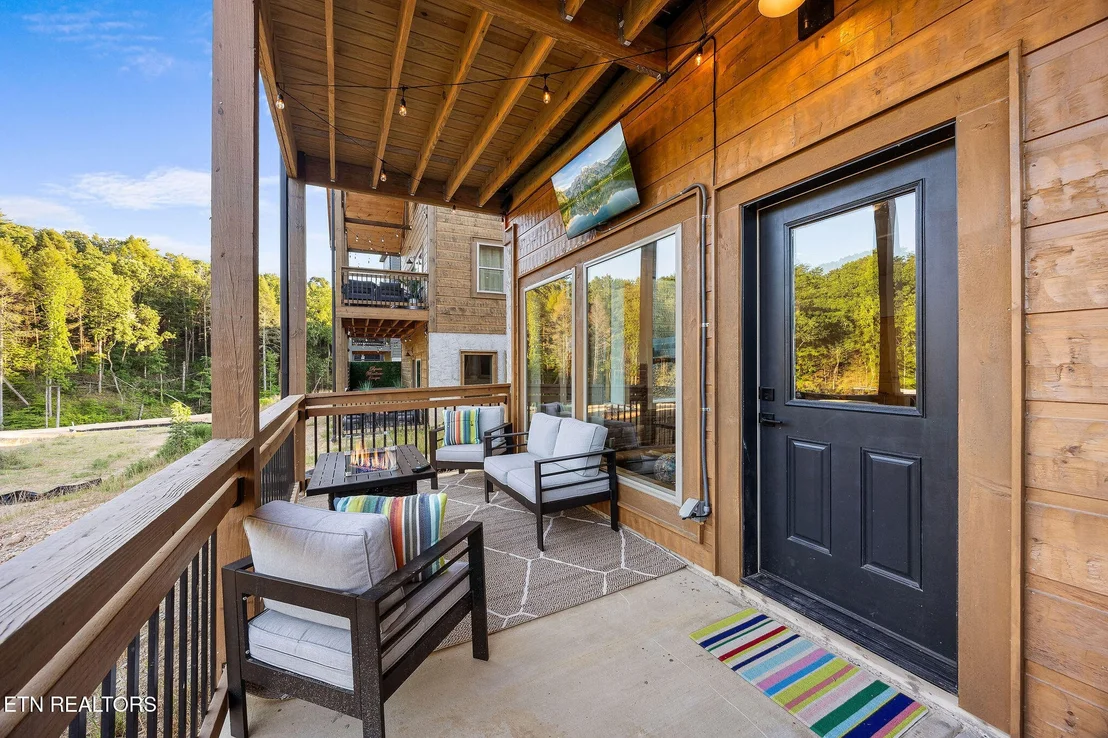 Photo of 519 Warbonnet Way
