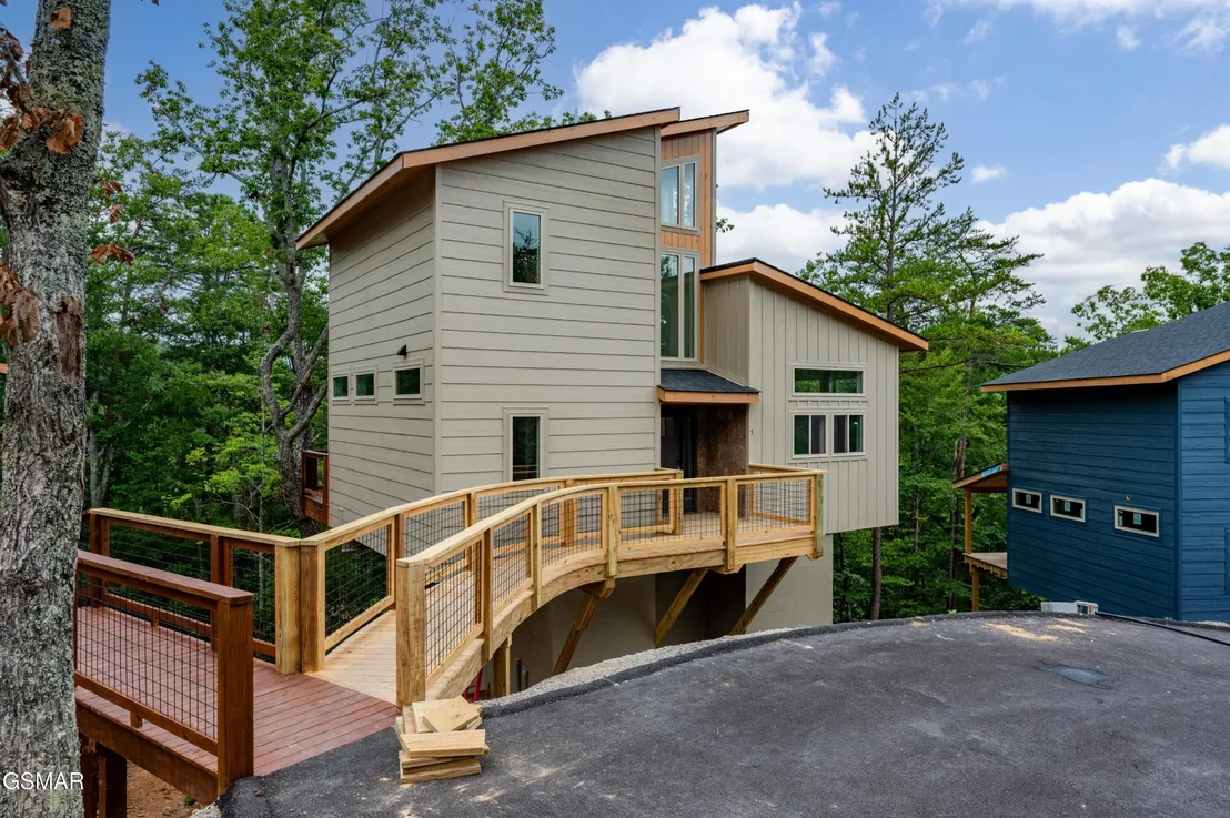 Photo of Unit 5 at 2385 Forge Hideaway Loop