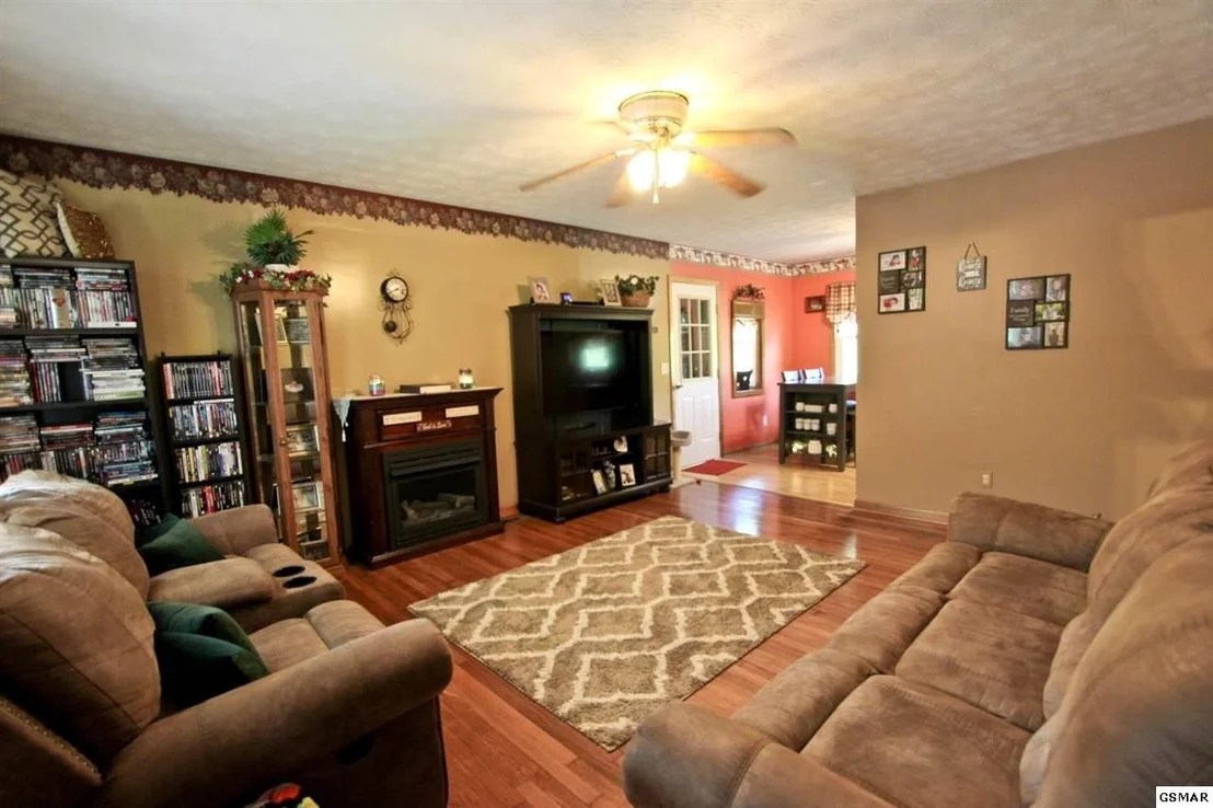 Photo of 418 Ann Circle
